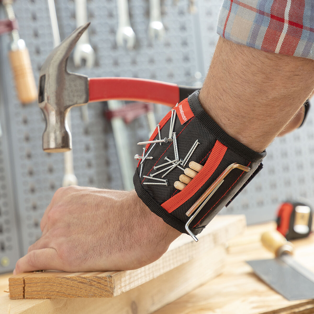 Magnetic Wristband for DIY WrisTool InnovaGoods-7