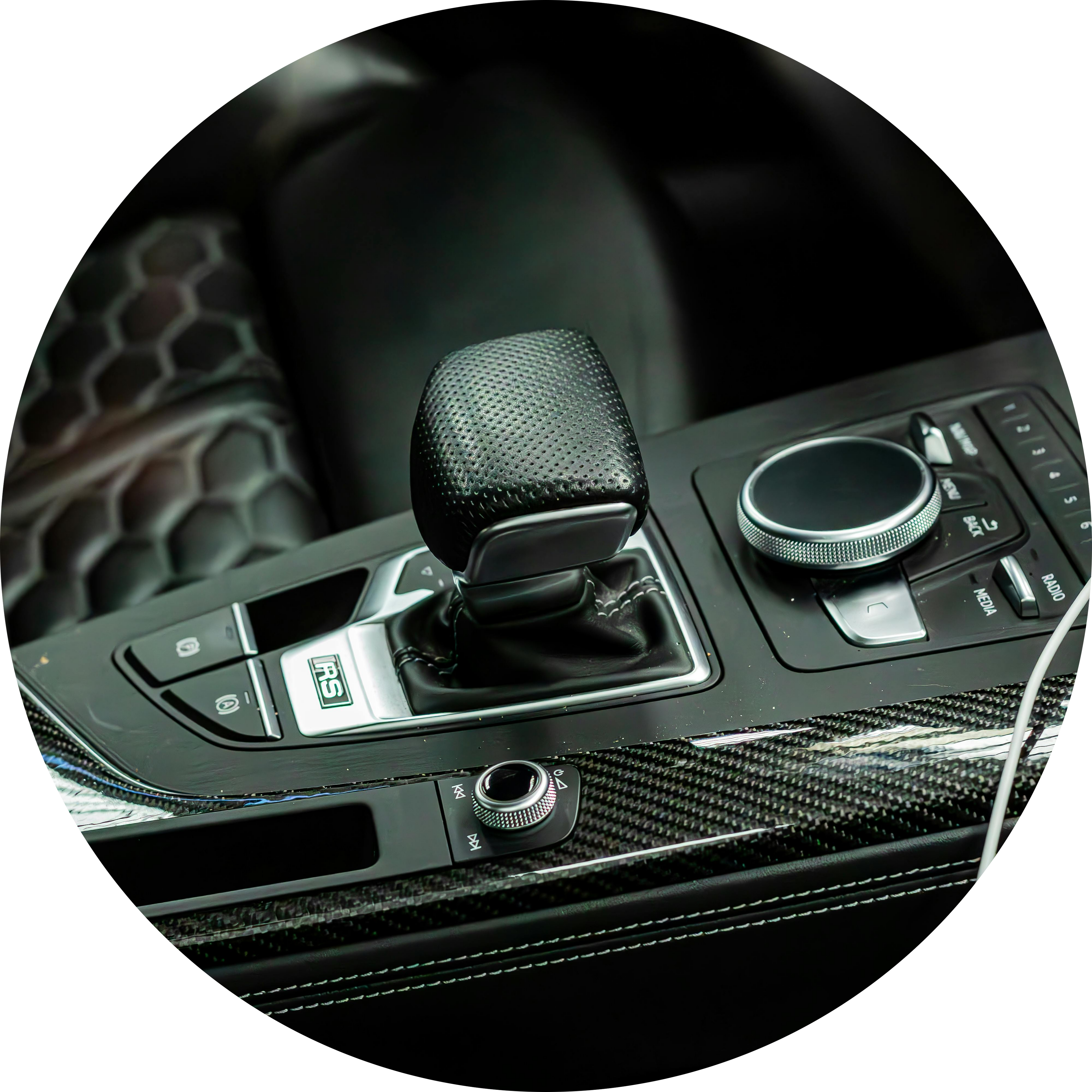 AUTOMOBILIŲ PRIEDAI