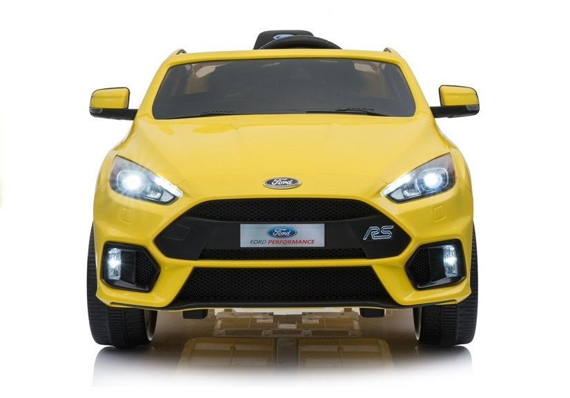 Ford Focus RS geltonas – elektrinis vaikiškas automobilis