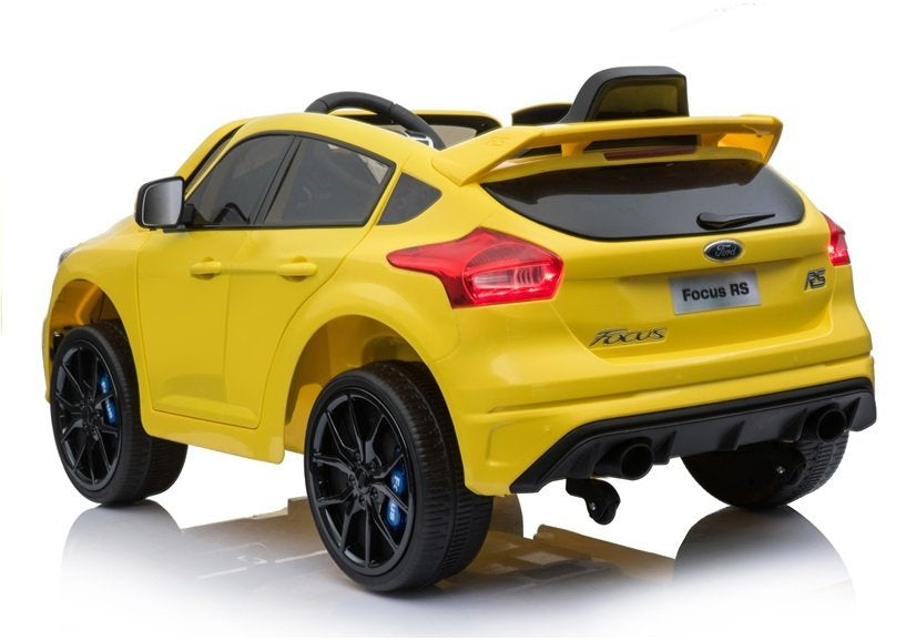 Ford Focus RS geltonas – elektrinis vaikiškas automobilis