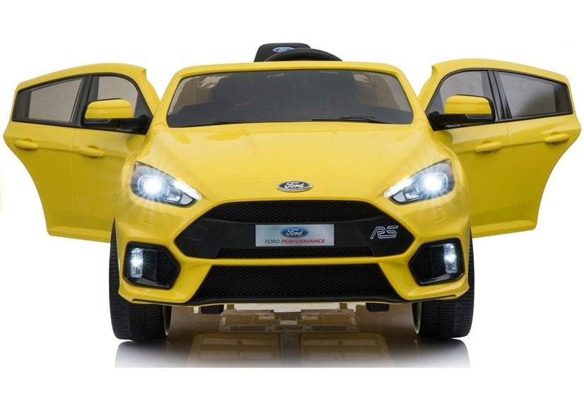 Ford Focus RS geltonas – elektrinis vaikiškas automobilis