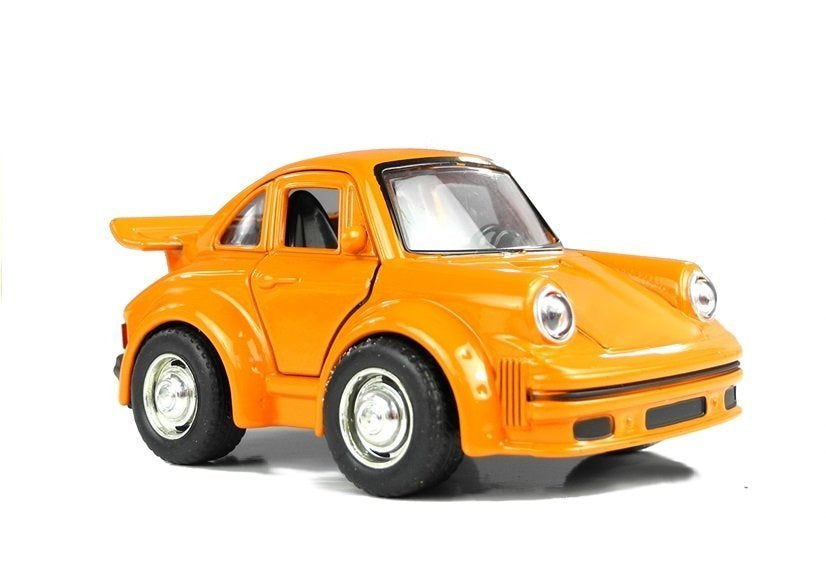 Klasikinis metalinis automobilis su garsais