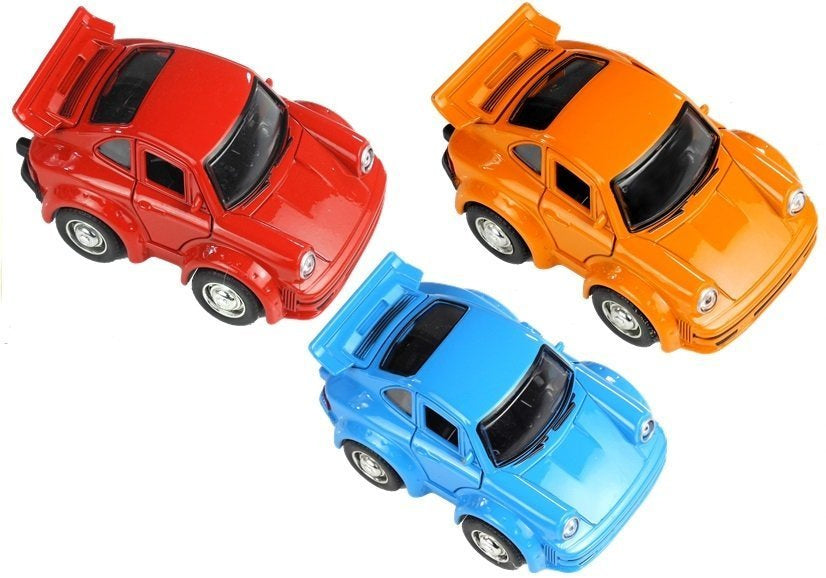 Klasikinis metalinis automobilis su garsais