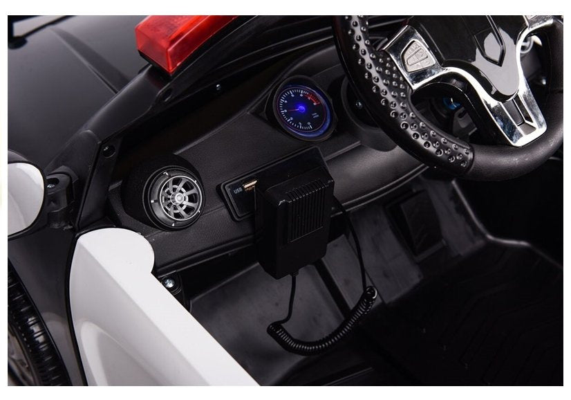 Policijos elektrinis vaikiškas automobilis – baltas