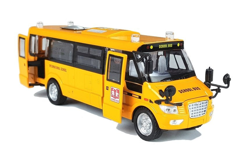 Metalinis mokyklinis autobusas su frikciniu pavaru, liejimo modelis