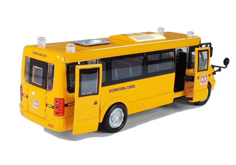 Metalinis mokyklinis autobusas su frikciniu pavaru, liejimo modelis