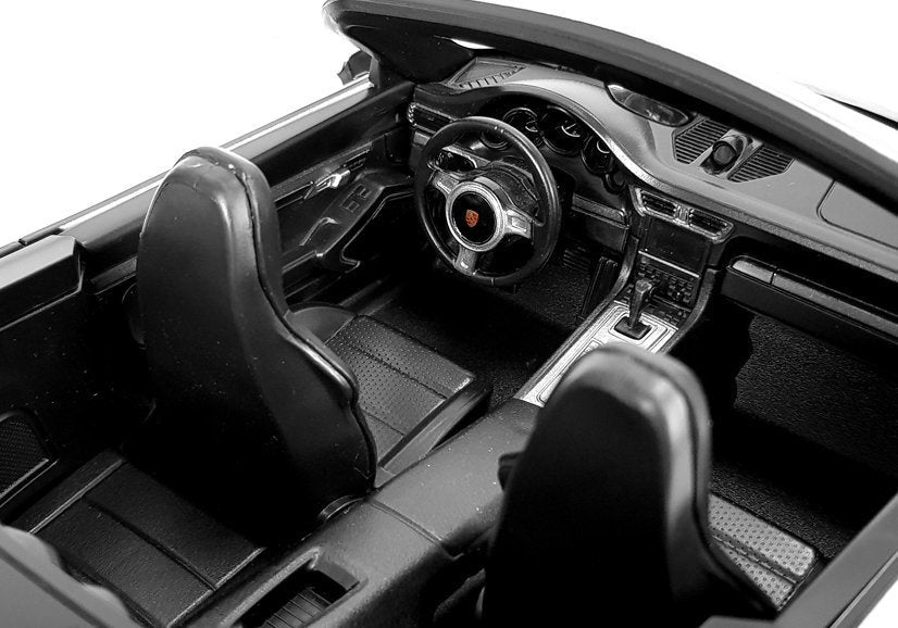 Nuotoliniu būdu valdomas „Porsche 911 Carrera S“ Rastar 1:12, baltas
