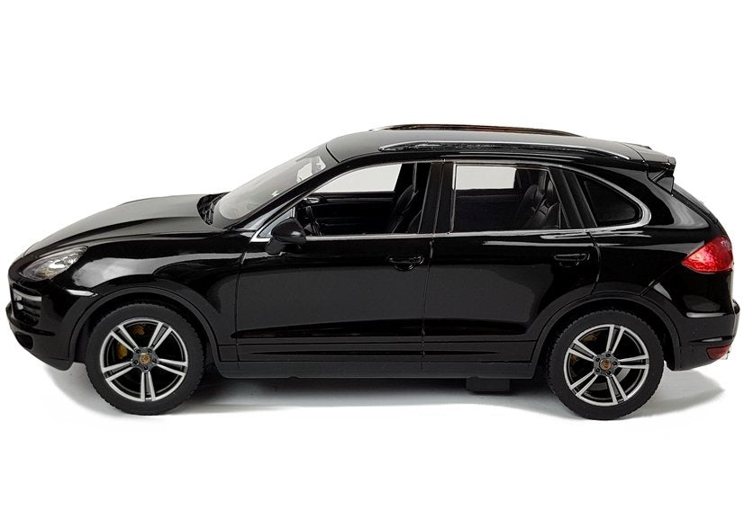 Nuotoliniu būdu valdomas „Porsche Cayenne Turbo“ Rastar 1:14, juodas