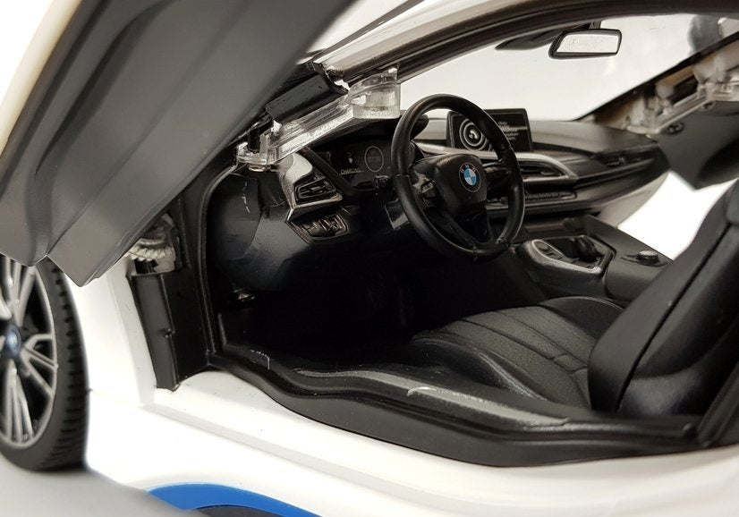 Nuotoliniu būdu valdomas „BMW i8“ Rastar 1:14, juodas su automatinėmis durelėmis
