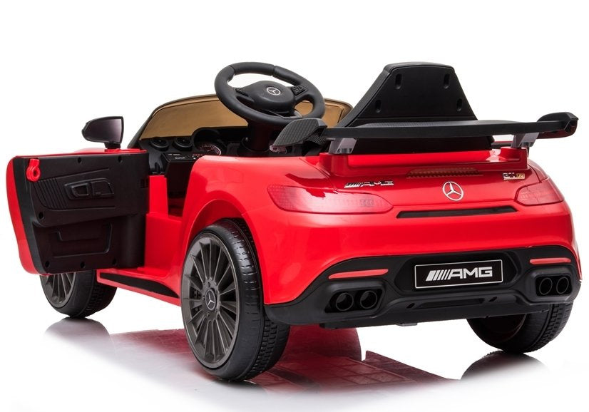 Elektrinis automobilis „Mercedes AMG GT R“, raudonas