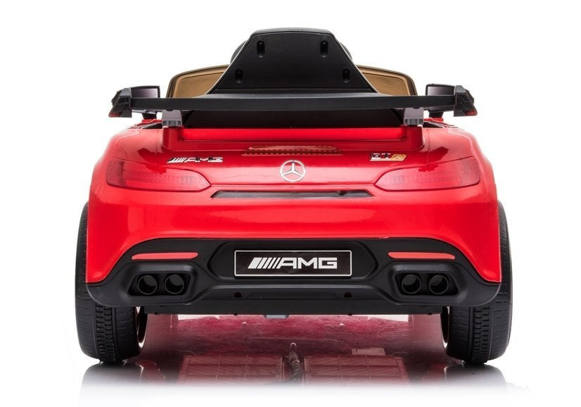 Elektrinis automobilis „Mercedes AMG GT R“, raudonas