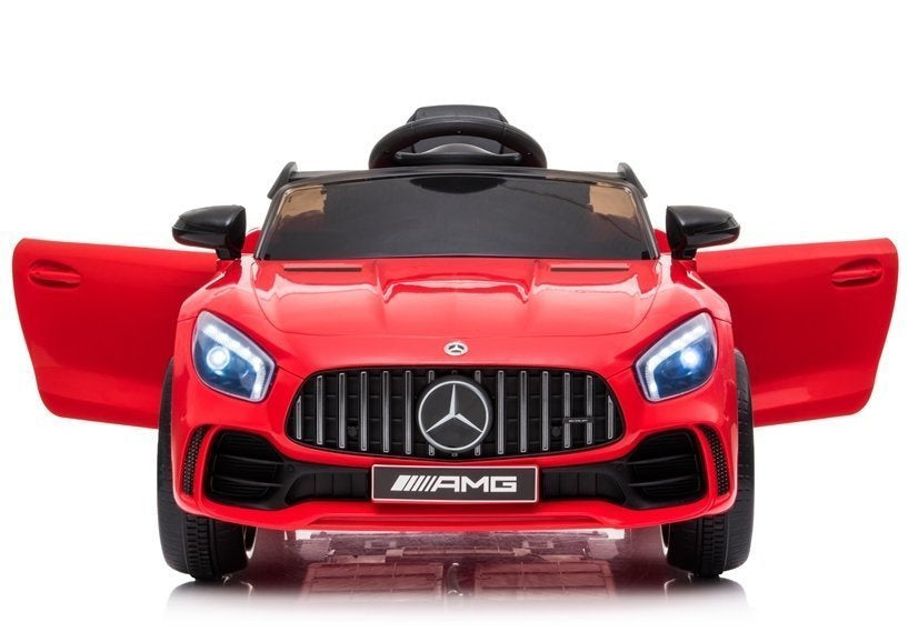Elektrinis automobilis „Mercedes AMG GT R“, raudonas