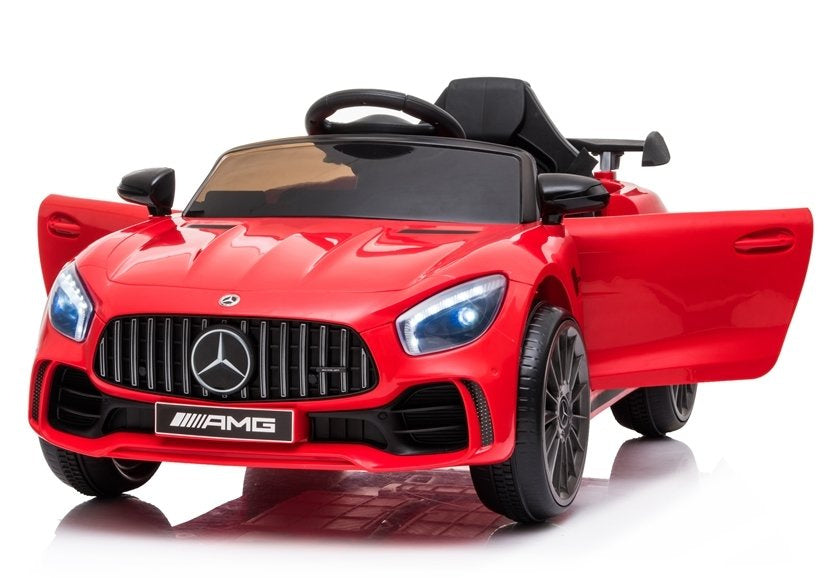 Elektrinis automobilis „Mercedes AMG GT R“, raudonas