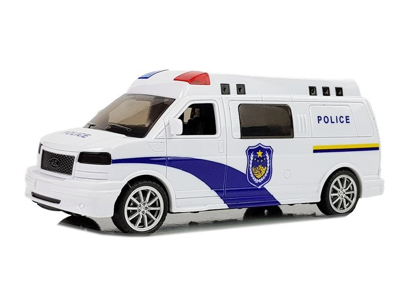 Greitosios pagalbos automobilis su ištraukiamu mechanizmu, šviesomis ir garsu