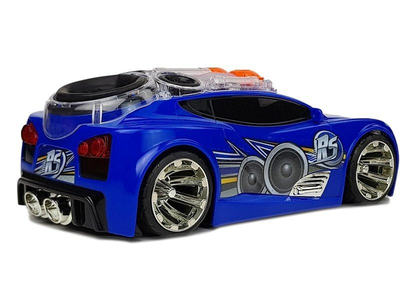 Sportinis automobilis DJ su garsiakalbiais ant stogo, muzika ir šviesomis