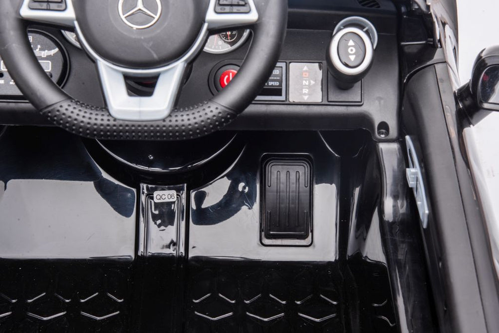Elektrinis važiuojamas automobilis Mercedes SLC 300, raudona