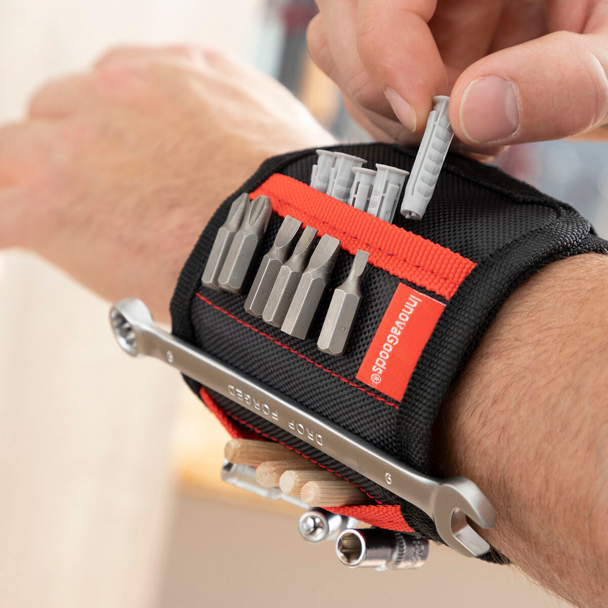 Magnetic Wristband for DIY WrisTool InnovaGoods-10