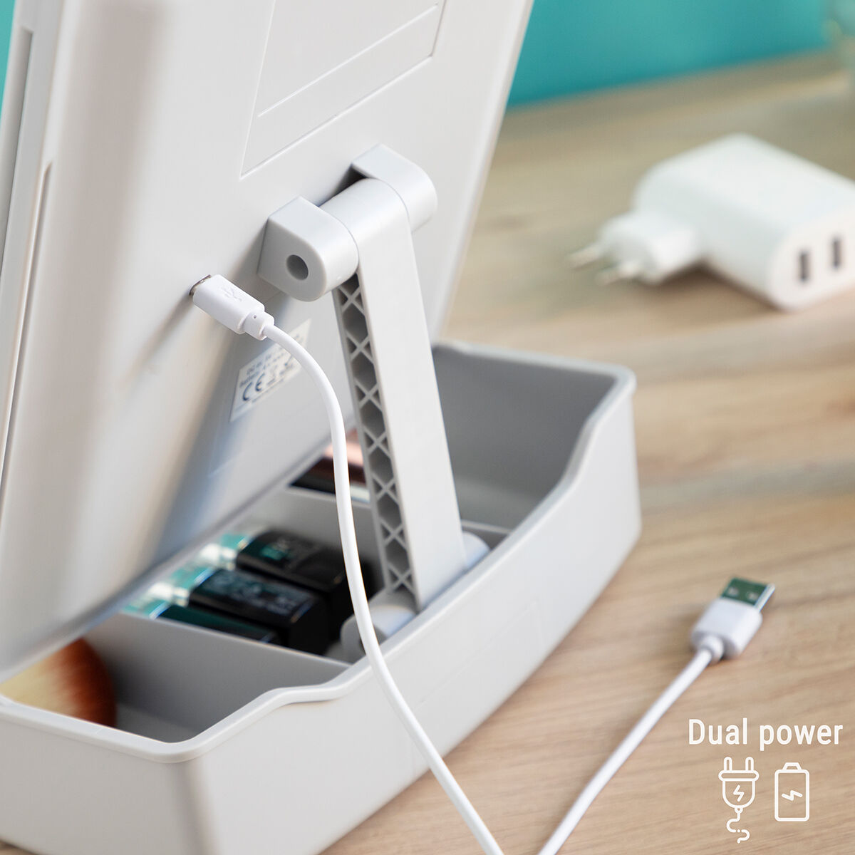 Daugiafunkcinis makiažo veidrodis 3-in-1 "Panomir" su LED ir organaizeriu