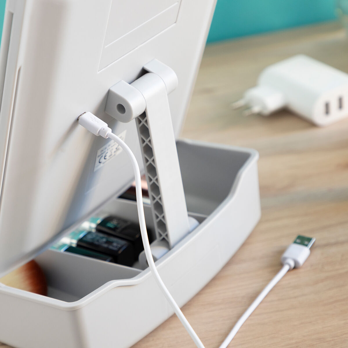 Daugiafunkcinis makiažo veidrodis 3-in-1 "Panomir" su LED ir organaizeriu